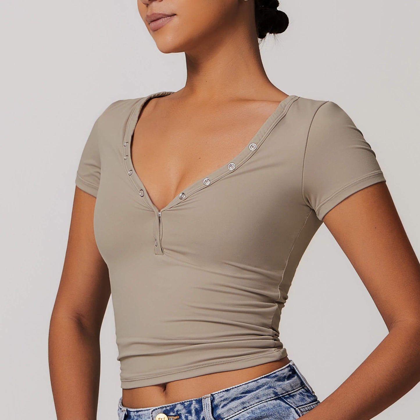Button V-neck Crop Top