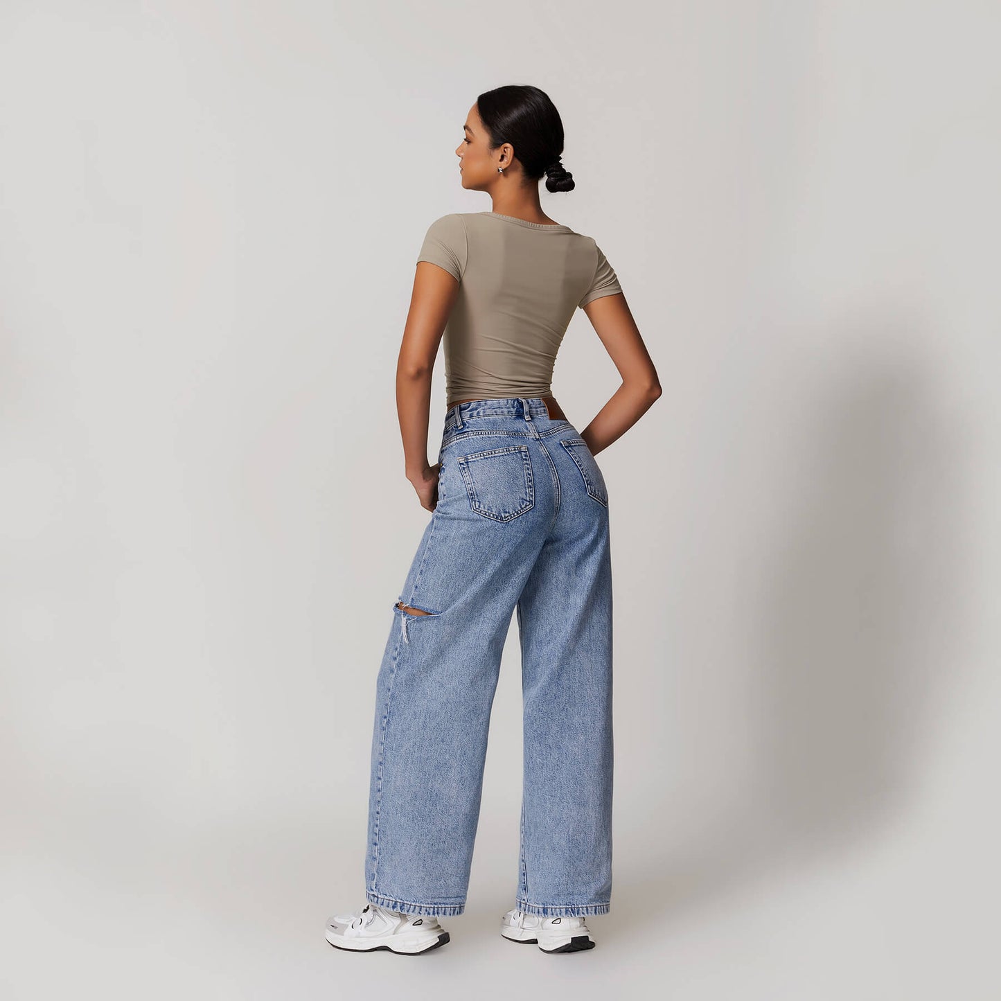 Button V-neck Crop Top
