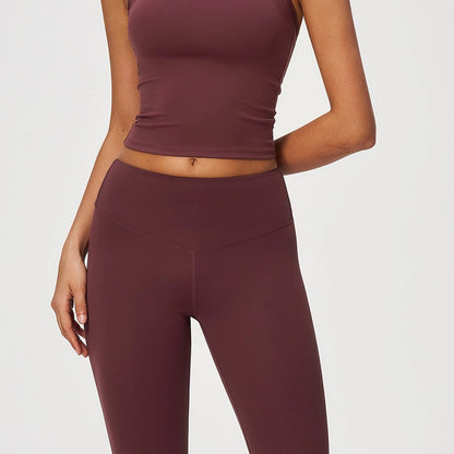 Sculpted-Waist Pilates Training Set - Wine Red - wine red top detail